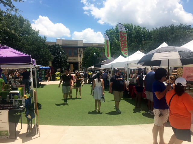 LaCenterra Farmers Market 1